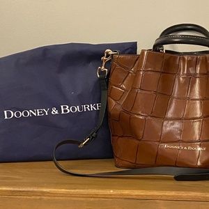 Dooney and Bourke Large Barlow